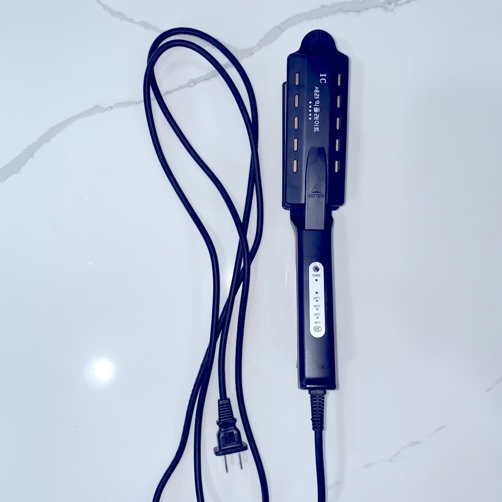 Black Flat Iron